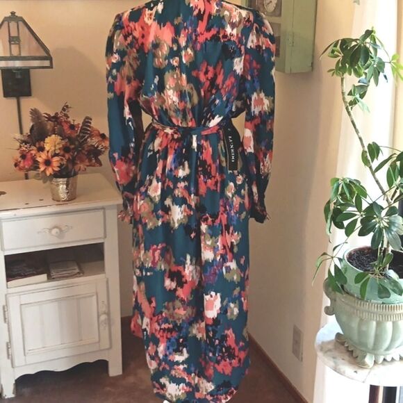 NWT Luxedo Abstrct Print Tulip Dress - Picture 7 of 16